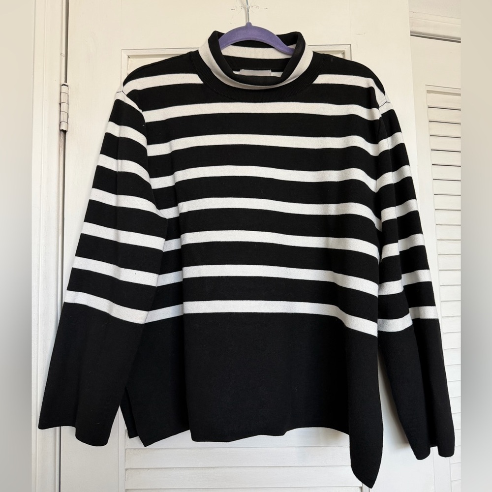 H&M Striped Knit Top